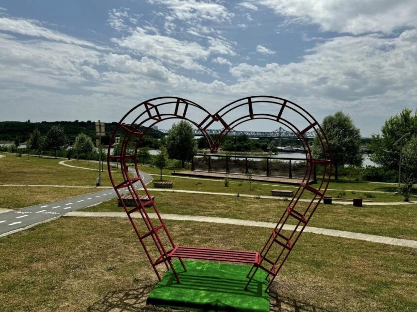 licitatie de peste 1 milion de lei bazinul semiolimpic din orasul cernavoda va functiona pe energie solara 6938ab30cf678