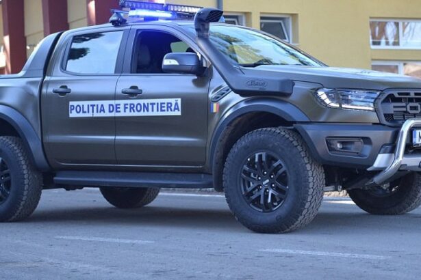 masina care s a izbit de un cap de pod in localitate deleni nu a oprit la semnalul politistilor de frontiera 69451fe25cb19