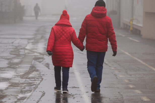 meteorologii anunta vreme mai calda decat de obicei vor fi maxime de 14 grade ceata si vant in mai multe zone 693ea689ecdf3