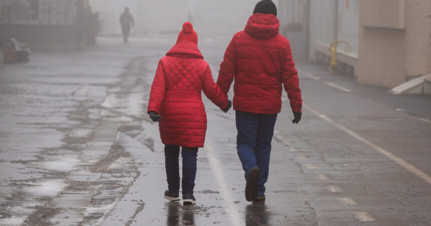 meteorologii anunta vreme mai calda decat de obicei vor fi maxime de 14 grade ceata si vant in mai multe zone 693ea689ecdf3