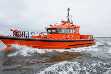 nava sar artemis in misiune medevac in zona de ancoraj a portului constanta 6932caab3496d