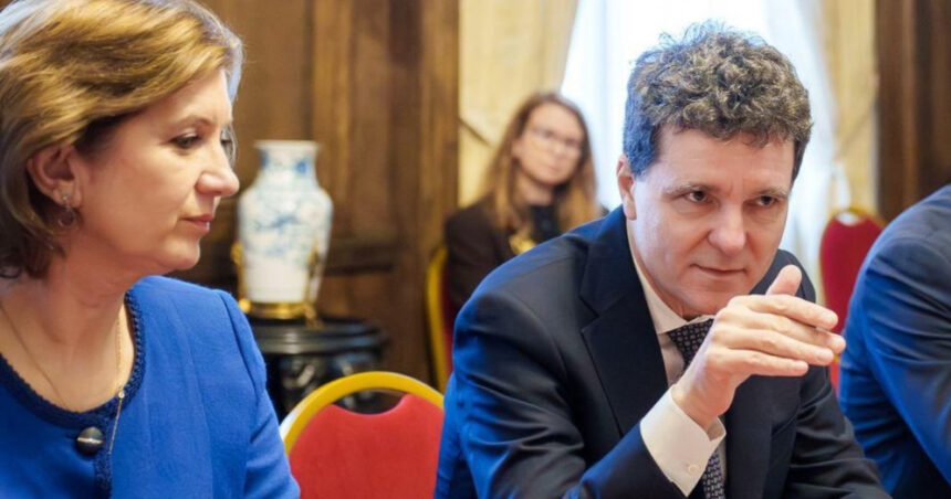 nicusor dan s a intalnit cu oameni de afaceri romani din uk e nevoie de o deschidere mai mare din partea statului roman 6942d6c866405