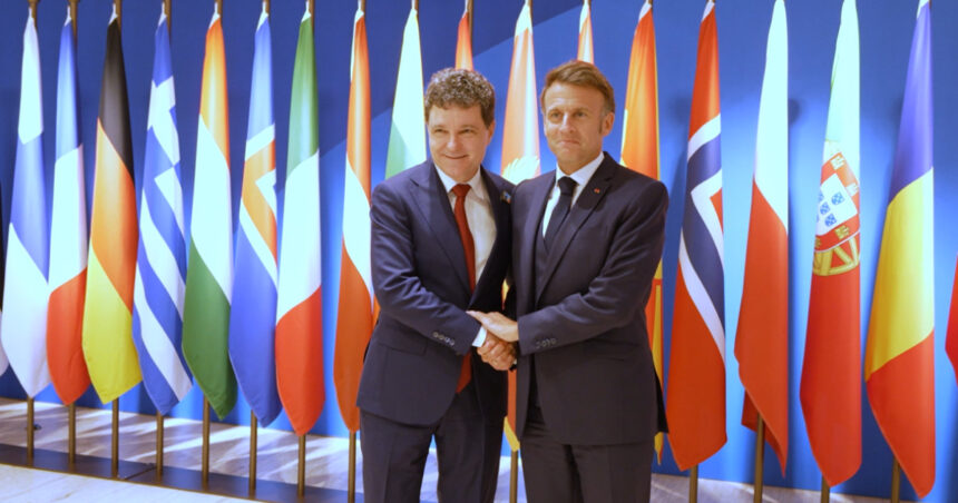 nicusor dan se intalneste cu emmanuel macron la palatul elysee 6937c8d3d502f