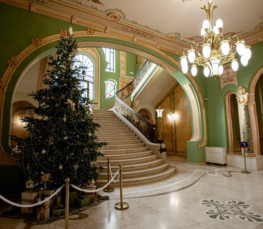 noi experiente tematice dedicate sarbatorilor de iarna la cazinoul constanta sedinte foto personalizate la bradul de craciun si o noua proiectie video imersiva 6930199d47e15