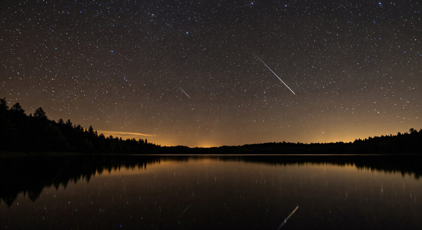 ochii spre cer ultimul spectacol astronomic din 2025 geminidele aduc 120 de meteori pe ora lenti si foarte luminosi 693d8b592ddd2