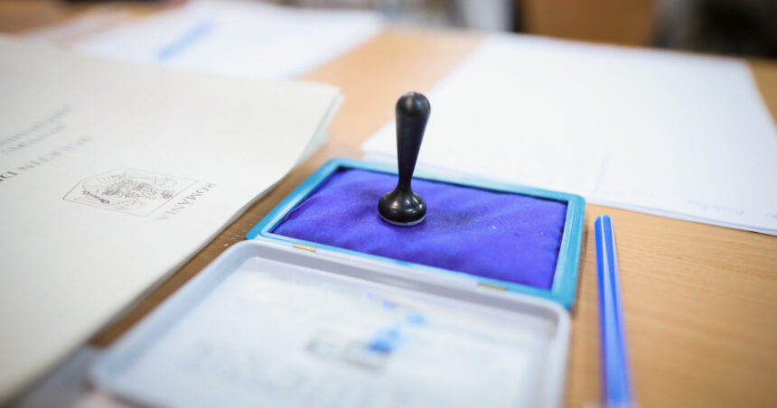 ordine schimbata intre primii trei clasati in ultimul sondaj pentru alegerile de la primaria capitalei 692e089de222e