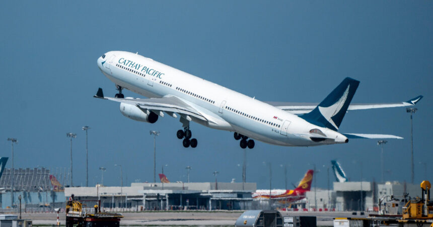 panica la bordul unui zbor boston hong kong un pasager a incercat sa deschida usa avionului in zbor 693beaeac3eb5