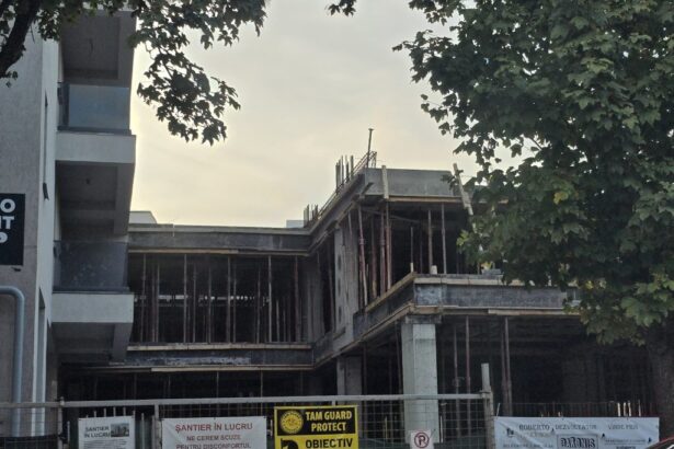 pasata va amenaja o parcare pentru turnurile pe care le a ridicat pe bulevardul 1 mai 69491ba2011ed