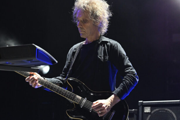 perry bamonte chitaristul trupei the cure a murit la varsta de 65 de ani 6954ae488c6b9