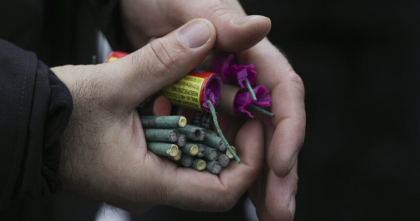 petarde interzise in lege vandute la liber pe internet politia sustinea in noiembrie ca acorda o atentie deosebita mediului online 692ed103eea36