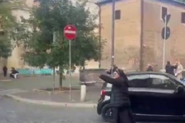 povestea fotbalistei romance devenita calugarita care a dirijat traficul la roma important era ca lumea sa ma asculte 692e8740e1c02