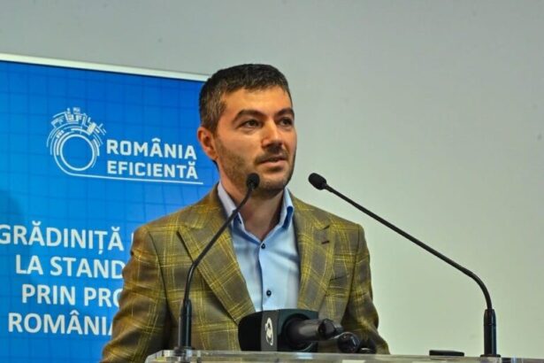 primarul orasului ovidiu george scupra mesaj de 1 decembrie sa purtam cu mandrie mostenirea celor care au luptat pentru libertate si sa privim cu speranta spre viitor 692d732ed144b