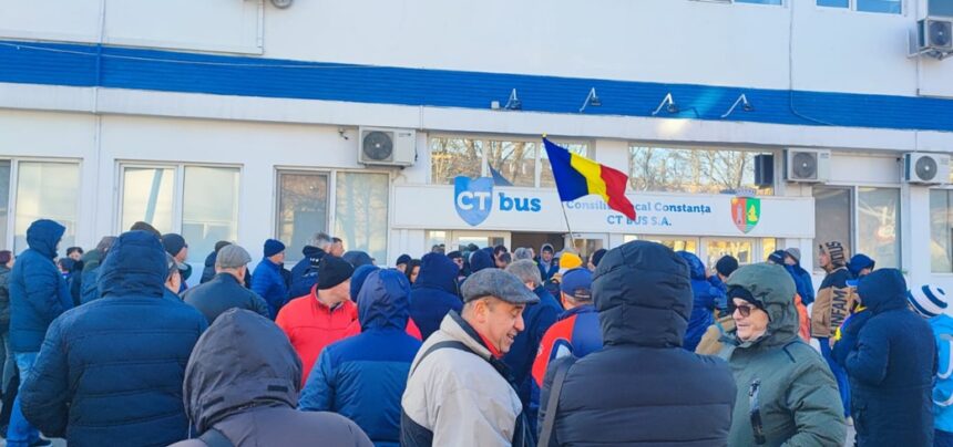protestul angajatilor ct bus programat luni in fata primariei a fost reprogramat vezi cand va avea loc 69442665cc752