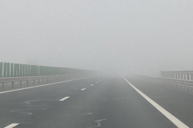 se circula pe carosabil umed si in conditii de ceata pe autostrazile a1 a2 si a3 6948cd0dc4a41