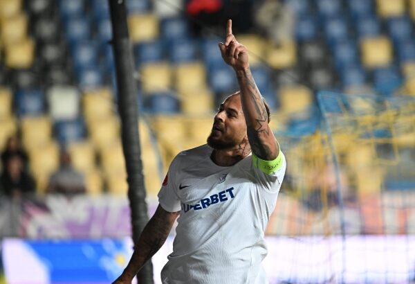 se intoarce denis alibec acasa atacantul anunta ca farul este o optiune 694a7f068efd8