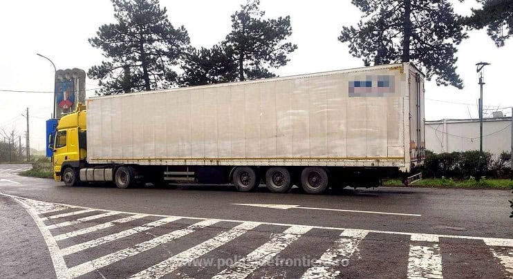 tone de materiale textile susceptibile a fi contrafacute confiscate de politistii de frontiera de la negru voda 69383e7a24ec3