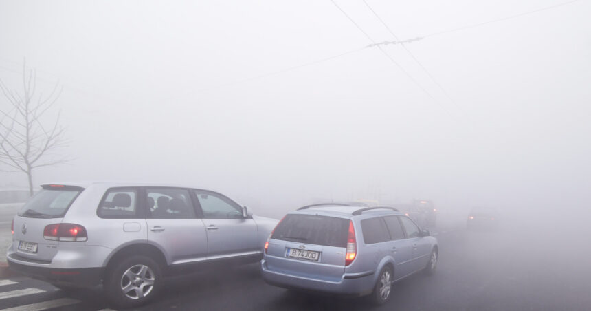 trafic ingreunat de ceata densa in mare parte din tara si risc de polei recomandarile politiei pentru soferi si pietoni 6946d95aaa130