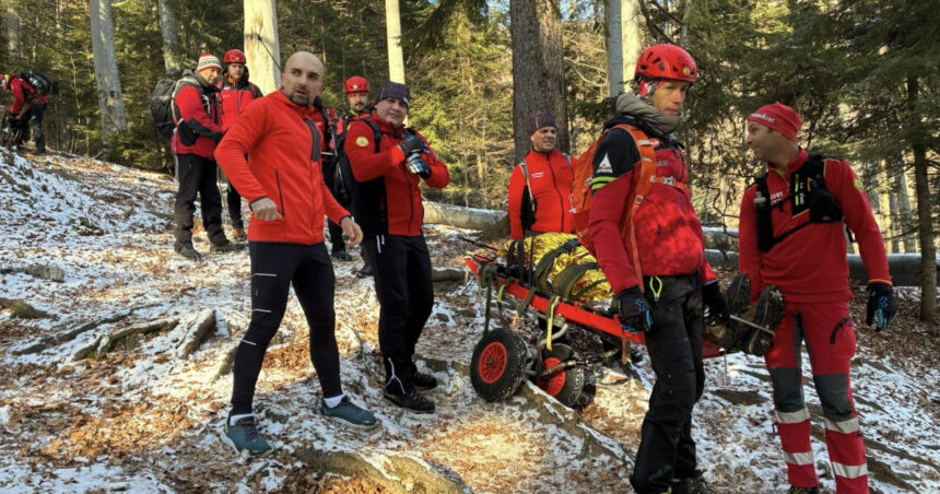 tragedii pe munte de craciun un turist a murit in piatra craiului iar doi tineri au fost raniti grav dupa un accident cu atv ul 69503702d4982
