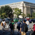 trei sferturi dintre romani cred ca tara merge intr o directie gresita increderea in politicieni la cote minime sondaj 69484e02ae264