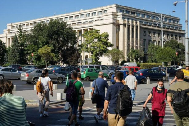 trei sferturi dintre romani cred ca tara merge intr o directie gresita increderea in politicieni la cote minime sondaj 69484e02ae264