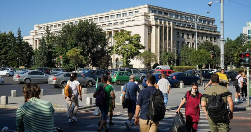 trei sferturi dintre romani cred ca tara merge intr o directie gresita increderea in politicieni la cote minime sondaj 69484e02ae264