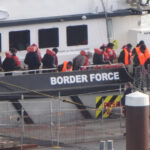 un act distopic de brutalitate perchezitii invazive pentru migranti in marea britanie dezbracare obligatorie si controale orale 692eb4e282ede