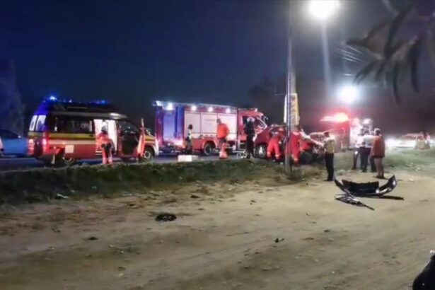 un autoturism a intrat intr un stalp pe dn 39 intre eforie sud si eforie nord 694b0b47efe53