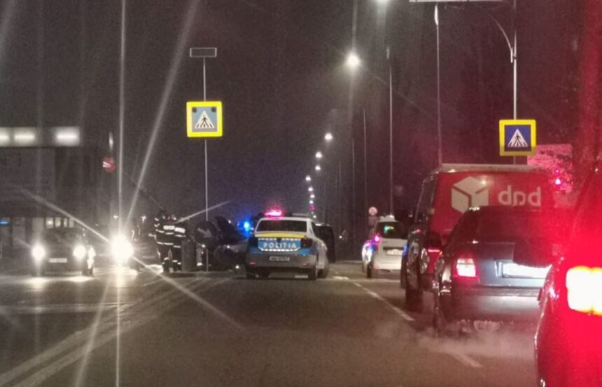 un autoturism s a rasturnat pe dn 3 in valu lui traian intervin echipajele de salvare 69432234454f5