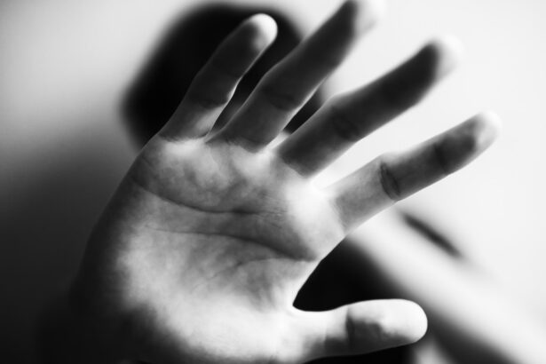 un barbat din satu mare a dat foc locuintei in care se afla partenera sa si apoi a fugit femeia a ajuns la spital 694bf52a398ed