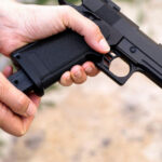 un barbat nervos a intrat inarmat peste un executor judecatoresc la constanta 693c60432305b