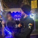 un copil de 2 ani s a pierdut de parinti langa targul de craciun din poarta 6 693c0514cc783