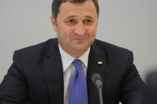 un fost premier din republica moldova a fost condamnat de o instanta franceza la doi ani de inchisoare reactia lui vlad filat 69494ed568326