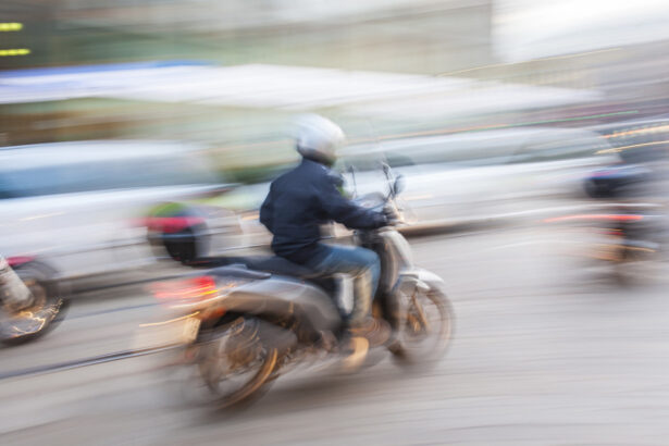 un tanar din arges i a lovit intentionat cu scuterul pe membrii familiei la o inmormantare a fost arestat preventiv 692dbecb1b0e2