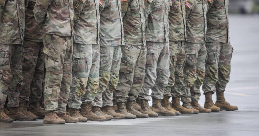 un tanar soldat de la unitatea militara din deva a fost gasit impuscat in cazarma ancheta preluata de parchetul militar 694986eaf3dae