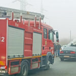 video accident rutier spectaculos o masina a ramas suspendata peste o alta dupa un carambol cu patru autoturisme implicate 6941166127aa4