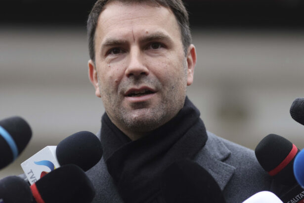 video alegeri bucuresti 2025 catalin drula avem nevoie de o reforma a votului in romania apel inainte de inchiderea urnelor 6935c3e872d61