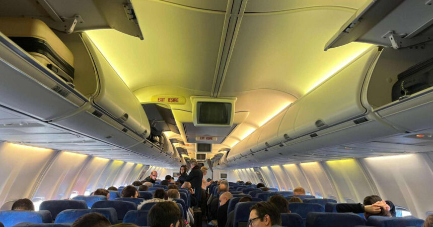 video alerta de securitate pe aeroportul din strasbourg mai multi europarlamentari romani blocati la bordul avionului tarom 693fed78a6725