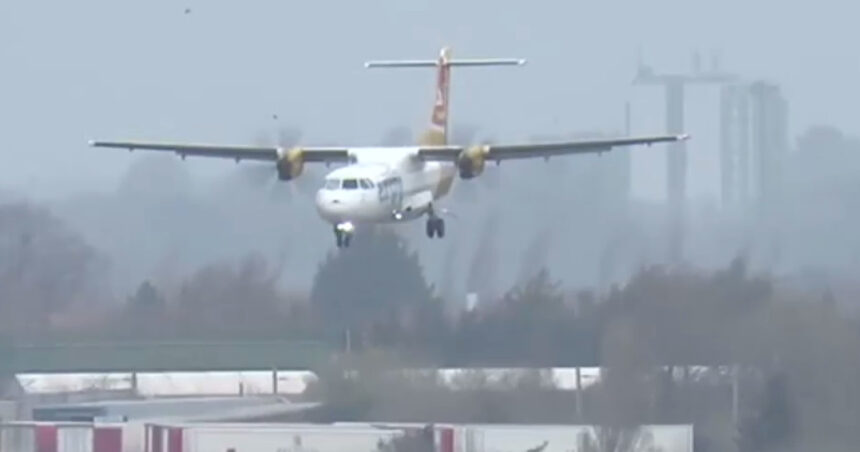 video aterizari pe vreme extrema probleme pe aeroportul din cluj napoca din cauza vantului puternic ce se intampla cu zborurile 695297383c72c