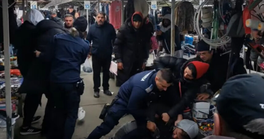 video bataie intr o piata din timisoara scandalul a inceput cand jandarmii au mers acolo sa caute produse contrafacute 6948efba8c389