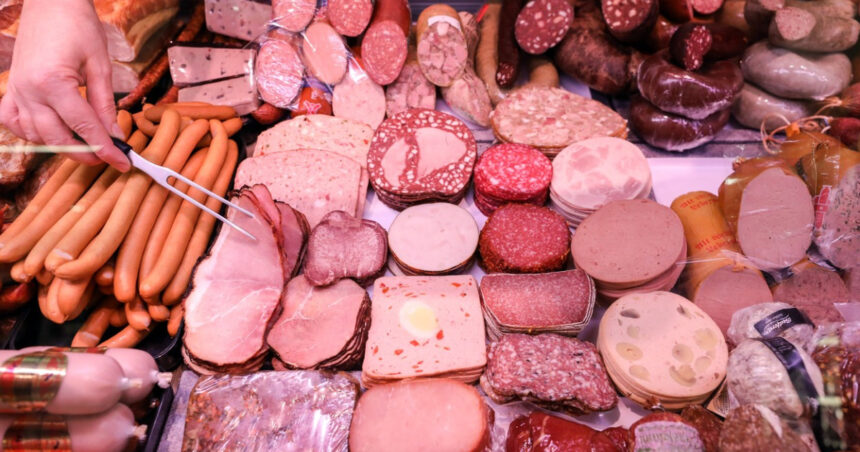 video consiliul concurentei analizeaza problemele pe care fermierii romani le au in comercializarea carnii de porc 694947db308c1