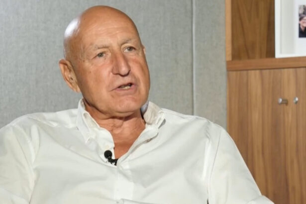 video cum isi comunica romania atuurile bogdan enoiu cu cat o tara e mai departata de noi cu atata imaginea noastra e mai buna 6932bb05e2f97