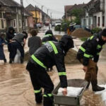 video despagubiri cerute ilegal dupa inundatii rudele unui primar din bihor ar fi primit bani desi nu au fost afectate de revarsarea apelor 6943a9bac603c