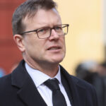 video domn domn sa naltam cantat la pian de ambasadorul britanic la bucuresti mesajul lui giles portman pentru romani de craciun 694be01307187