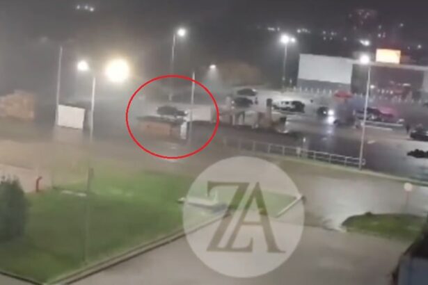 video drifturi ilegale in parcarea de la carrefour constanta soferii teribilisti isi ambaleaza motoarele spre groaza locatarilor din zona 69348caa39760