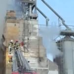 video incendiu la un uscator de cereale din tulcea ard 10 tone de seminte de floarea soarelui 692fe33910e7b