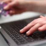 video iubire costisitoare barbat din cluj victima unei escrocherii online acesta a fost sedus si santajat pe o retea sociala 69426d525d7f0