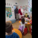 video mos nicolae a impartit daruri prichindeilor si scolarilor din nicolae balcescu si dorobantu toti copiii au fost cuminti si ascultatori asa ca tolba a fost plina de cadouri 6932d1a46a38f