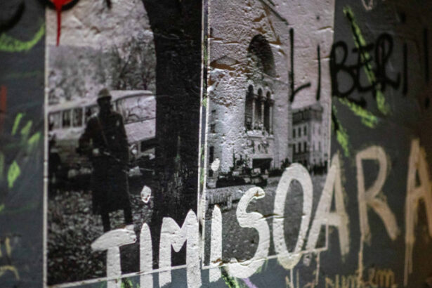 video pe urmele eroilor de la timisoara zeci de elevi au participat la o vanatoare de indicii pe traseul revolutiei din 1989 6940ea9848530