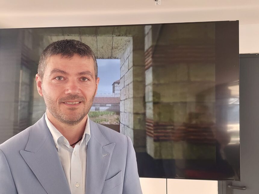 video primarul orasului ovidiu este de acord ca administratia trebuie resetata am vazut primar de comuna cu sofer la ce ii trebuie sofer e presedintele romaniei 6939e40b777ad