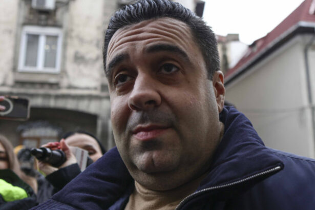 video razvan cuc arestat preventiv in dosarul in care dna il acuza ca a intermediat o mita de peste un milion de lei 6942b01c584cb